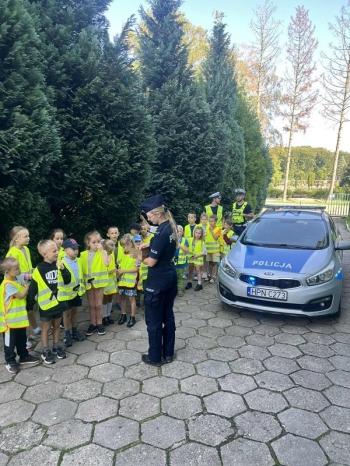 6ba8a407-ffec-44e8-bc8d-46e77f3c2d3a