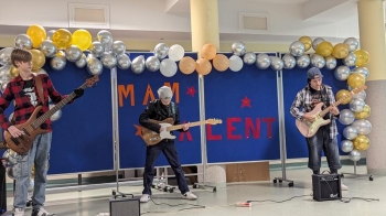 PXL_20251128_082259499