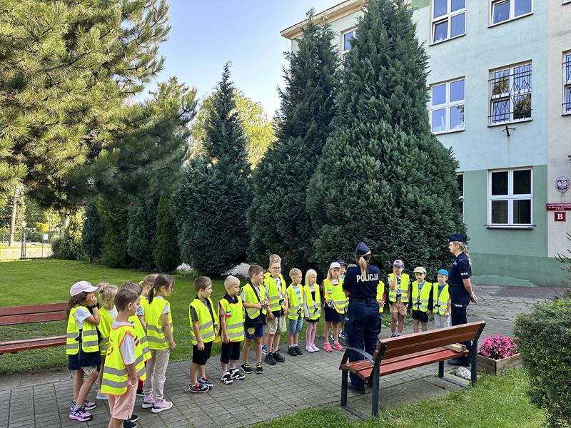 Spotkanie z Policjantami w klasach pierwszych